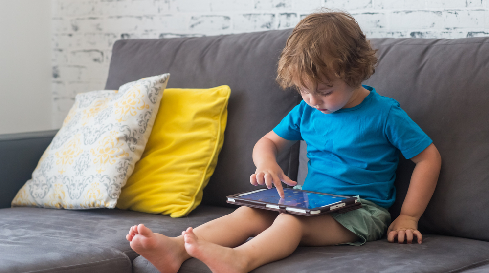 Çocuklar Elektronik Cihazlar ve Ekran Karşısında Kaç Saat Durmalıdır?